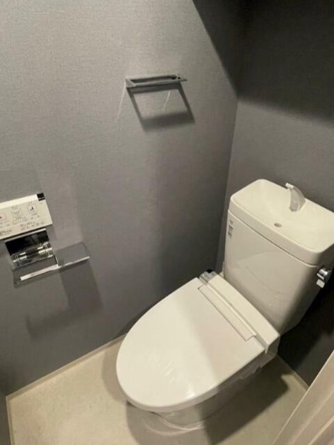 トイレ　温水洗浄便座