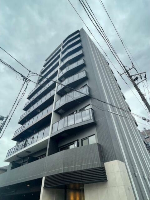 建物外観　１０階建ての賃貸マンション