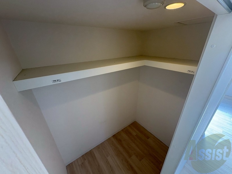 収納　寝室の収納です。部屋がすっきり片付きます。