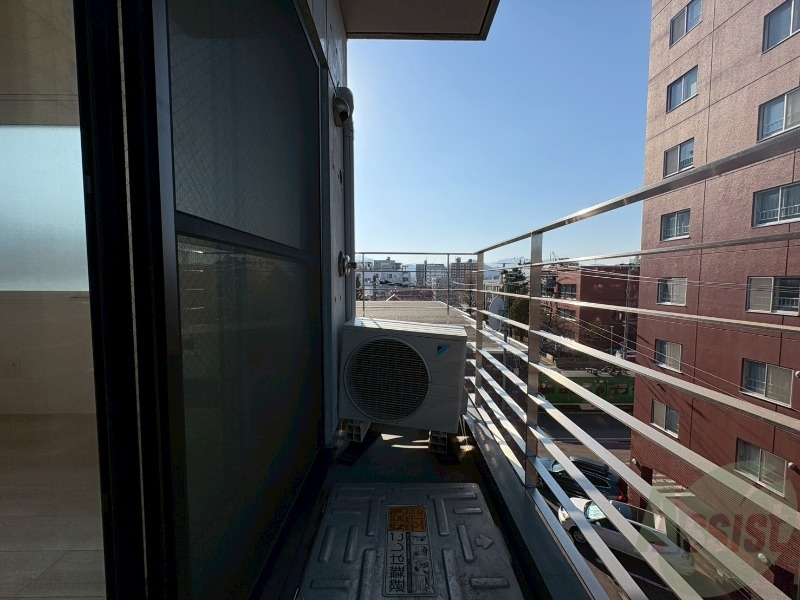 バルコニー　バルコニーが付いていますので一息ついてみてはいかがですか。