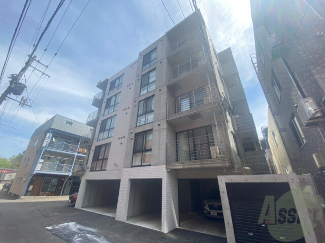 建物外観　札幌市中央区南１３条西「ビッグレジデンス中島公園」