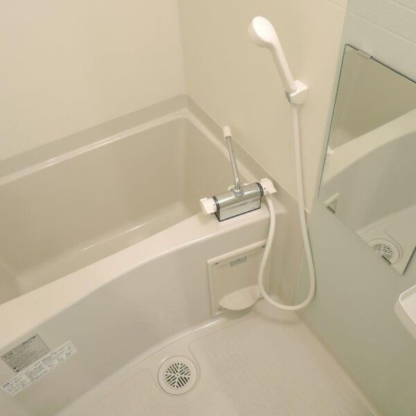 バス・シャワールーム　別部屋の参考写真です。