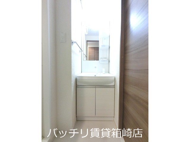 洗面設備　画像は同シリーズタイプの為、参考写真になります。