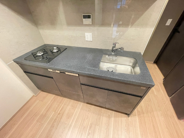 キッチン　同物件の別号室の写真です。