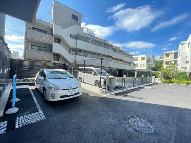 駐車場　同物件の別号室の写真です。