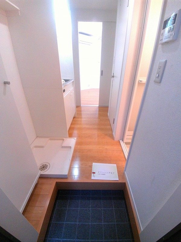 玄関　※別号室参考写真