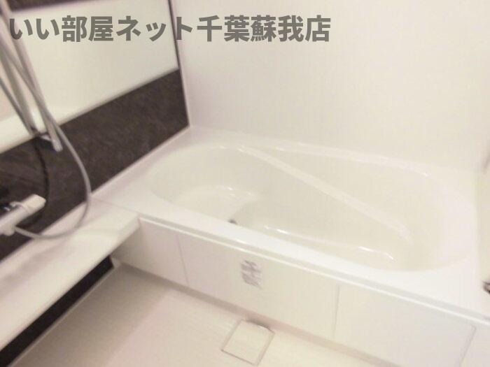 バス・シャワールーム　落ち着いた空間のお風呂です