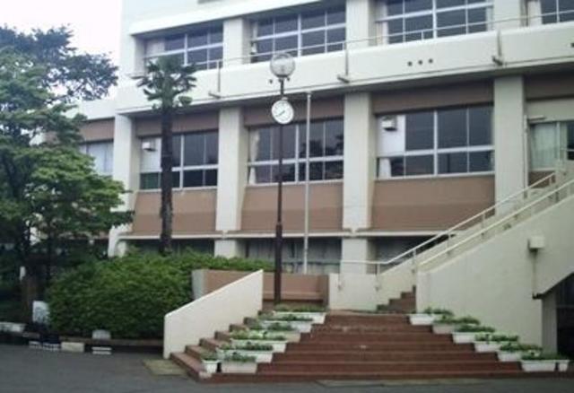 中学校　座間市立相模中学校（中学校）まで686m