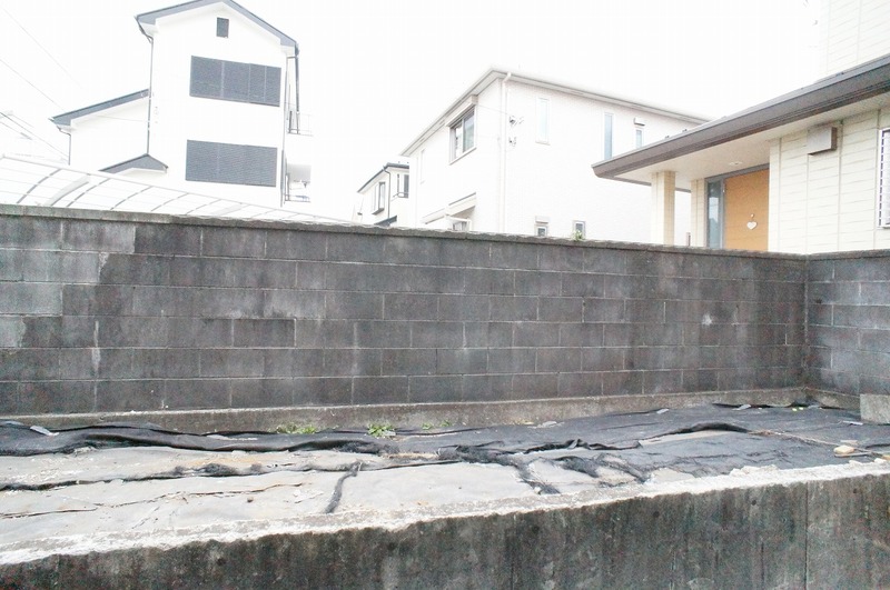 バルコニー　外からの目が気にならないバルコニーで洗濯物が干せます