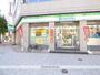コンビニ　ファミリーマート（コンビニ）まで325m