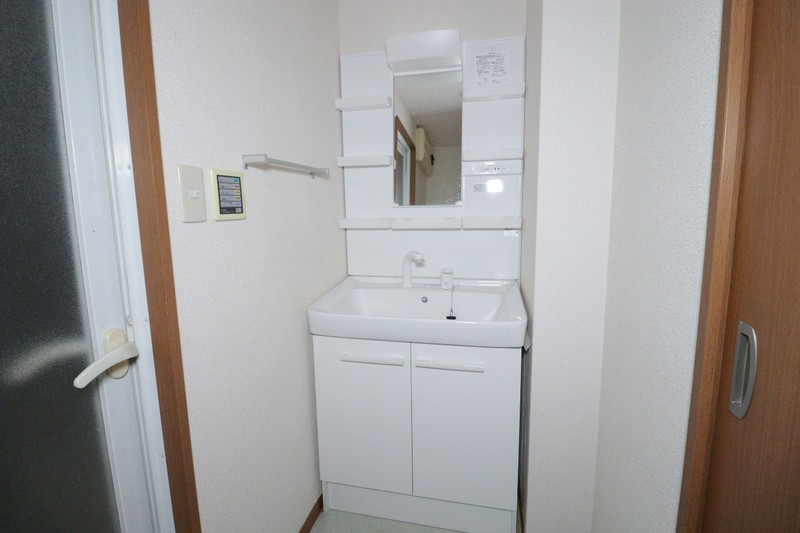 洗面設備　他室参考写真（反転）