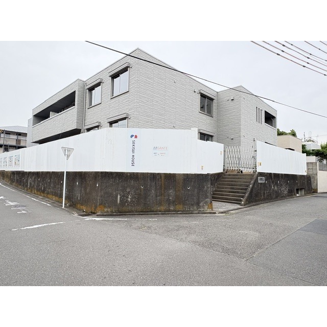 建物外観　※建築中
