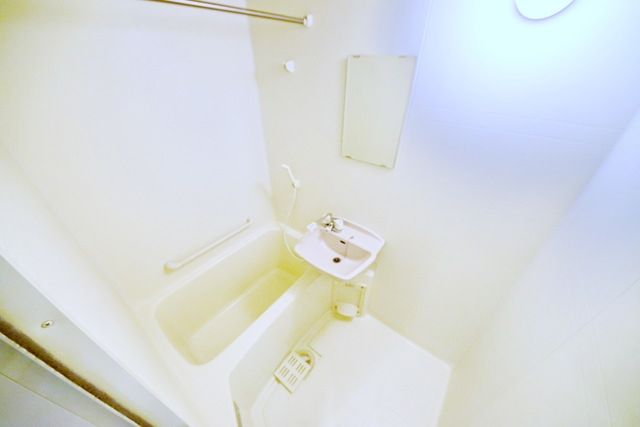 バス・シャワールーム　別部屋参考写真