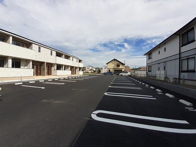 駐車場　駐車場完備です