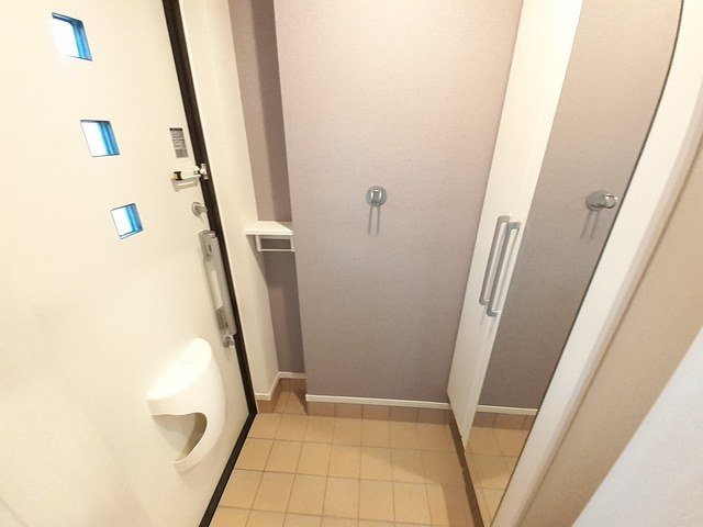 玄関　収納もある玄関です