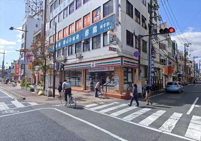 コンビニ　セブンイレブン（コンビニ）まで661m