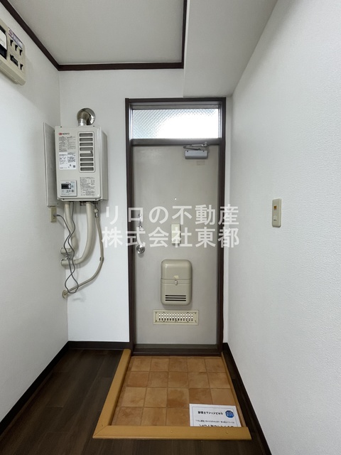 玄関　自然光が入る玄関です♪