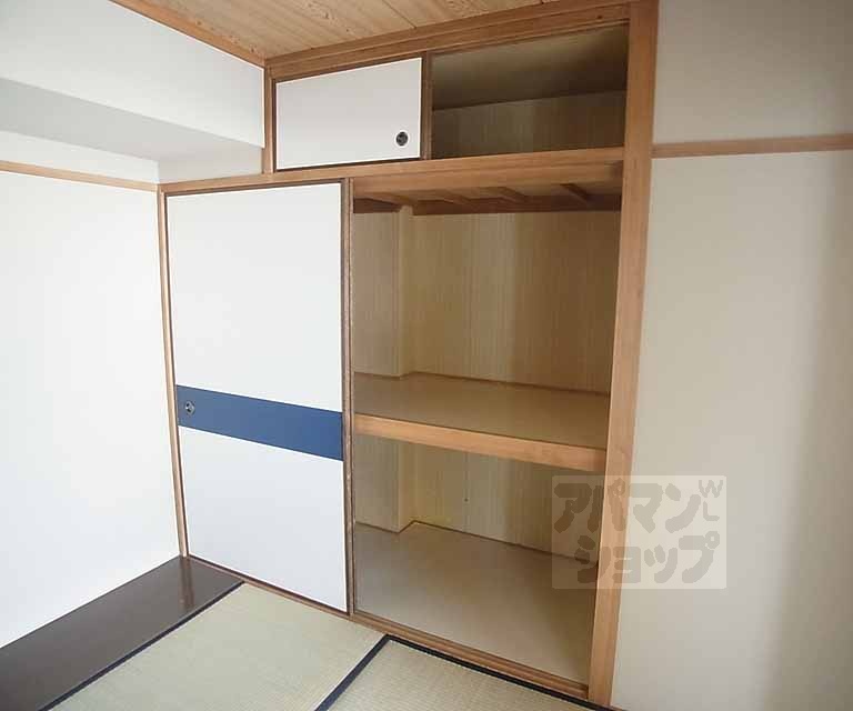 収納　押入