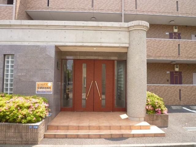 建物外観　エントランス