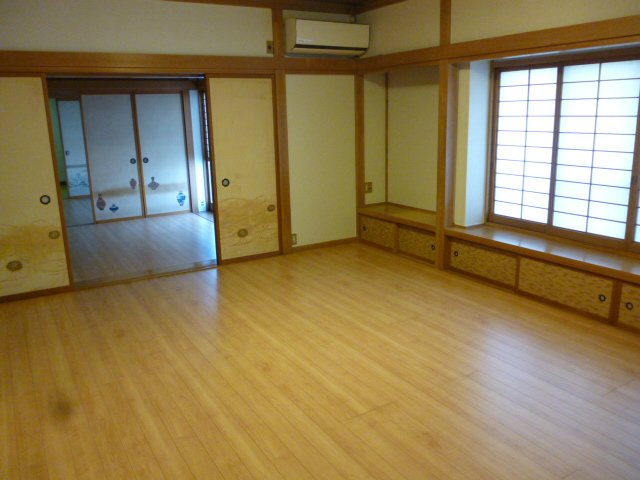 日野多摩平ハウスの居間写真
