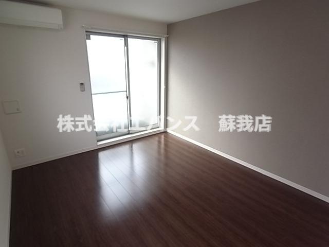 居室・リビング　こちらの居間で趣味の時間をお楽しみください
