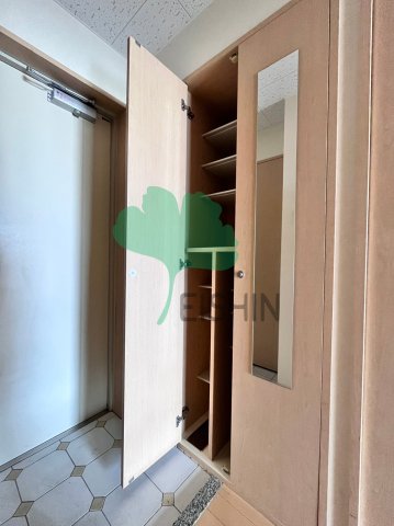 玄関　下駄箱もしっかりついてます！