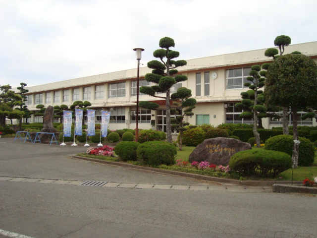 中学校　大村市立中学校 西大村中学校（中学校）まで700m