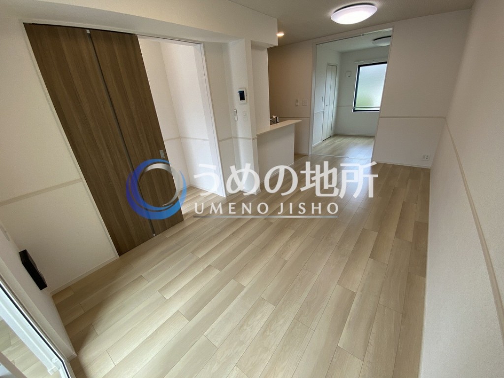 ＪＲ鹿児島本線 荒木駅 徒歩61分 2階建 築1年の居間写真