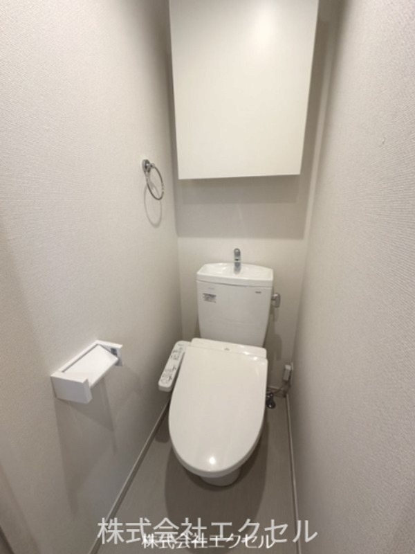 トイレ　温水洗浄便座付きです。