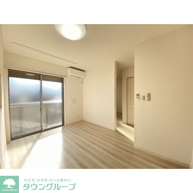 クレールEMの居間写真