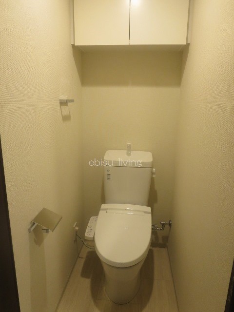 ＪＲ山手線 目黒駅 徒歩5分 6階建 築10年のトイレ写真