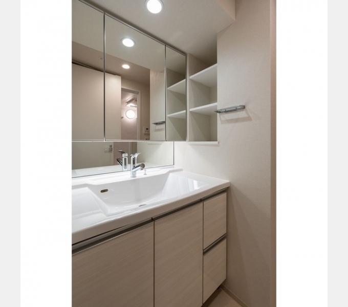 コンフォリア・リヴ東池袋の内装写真