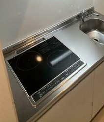 その他設備　IHコンロのキッチンです。