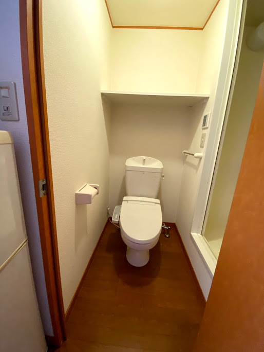 トイレ　ロフトのおかげで開放感があります！