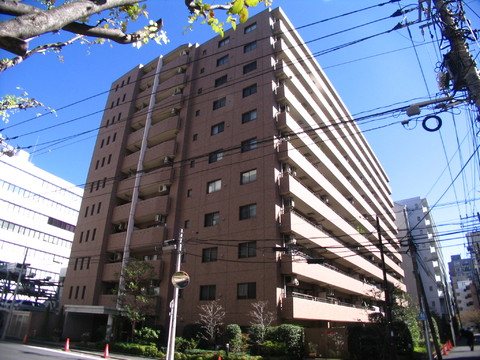 横浜市西区北幸のマンションの建物外観