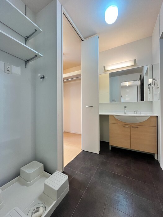 洗面設備　大型洗面台