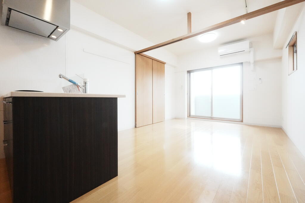 -ヨシザワ18マンション-の居間写真