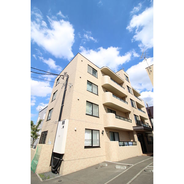 札幌市豊平区福住一条のマンションの建物外観