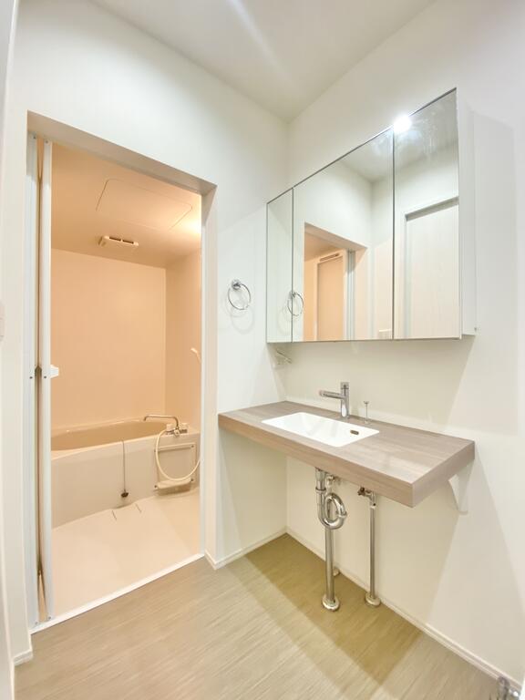 洗面設備　※同間取り別部屋参考画像です