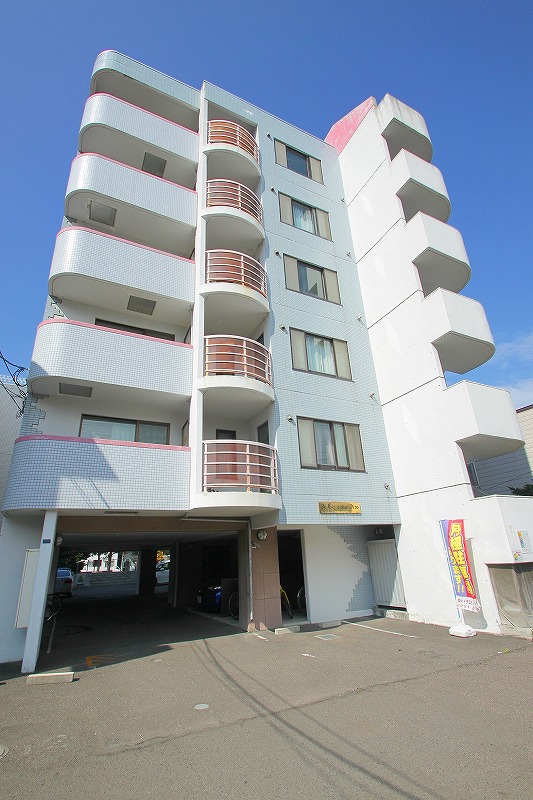 建物外観　独立キッチンタイプです☆