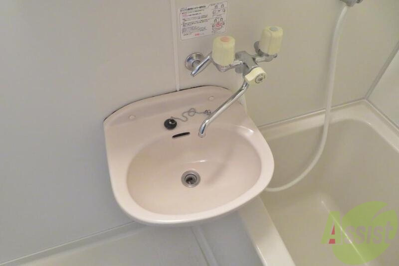 洗面設備　洗面はかわいいボウル型。思ったよりは使いやすい。