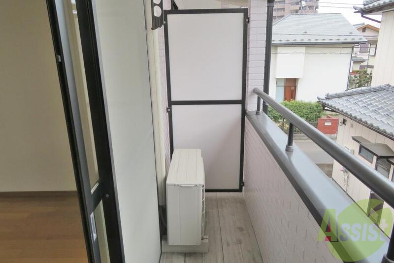 バルコニー　バルコニーはちゃんとあるので洗濯物も干せますね。