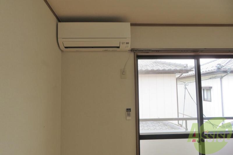 その他設備　エアコンは角に一台。頑張ってもらいましょう。