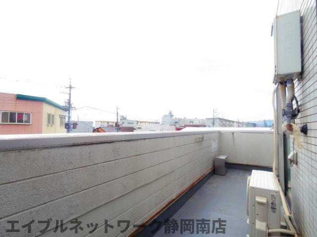 【静岡市駿河区小鹿のマンションのバルコニー】