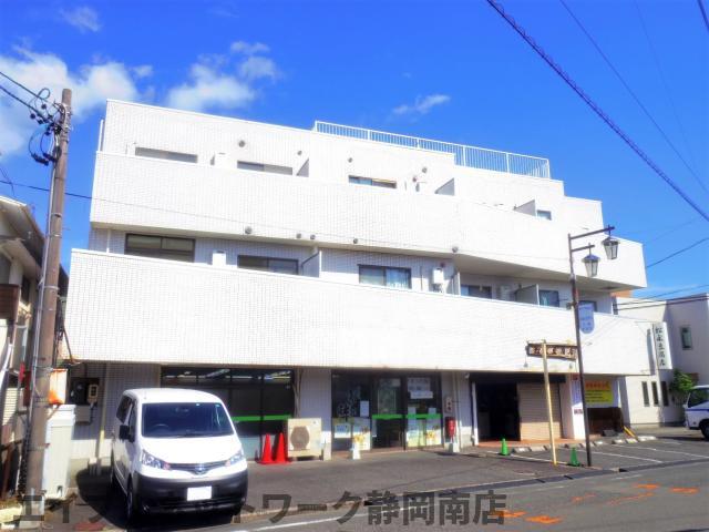 【静岡市駿河区小鹿のマンションの建物外観】