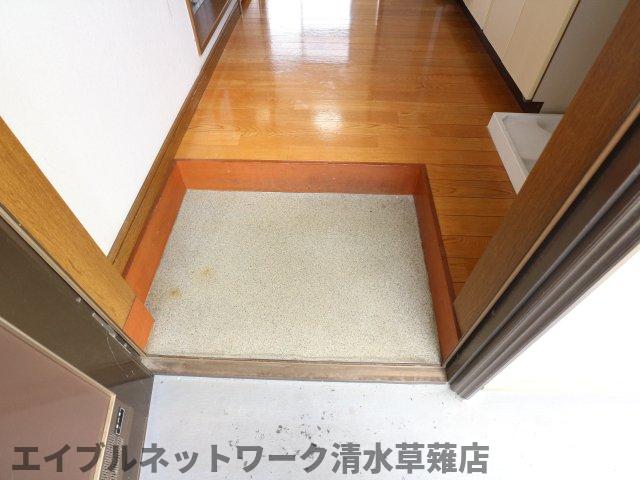 玄関　収納もある玄関です