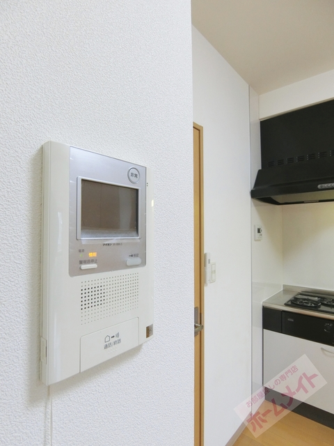 セキュリティ　モニターホンで来訪者を確認できます♪