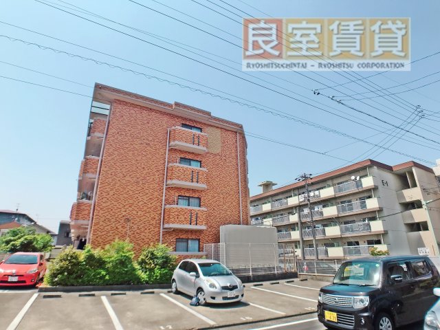 名古屋市南区鶴田のマンションの建物外観