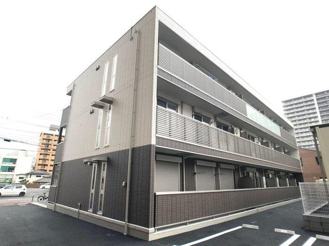 建物外観　小山駅まで徒歩５分　インターネット無料