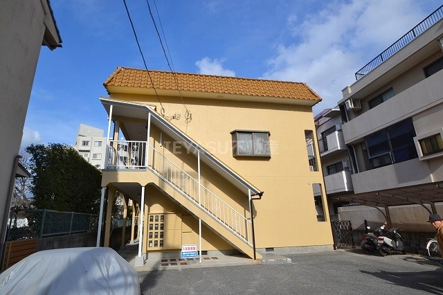 建物外観　落ち着いた雰囲気の外観です